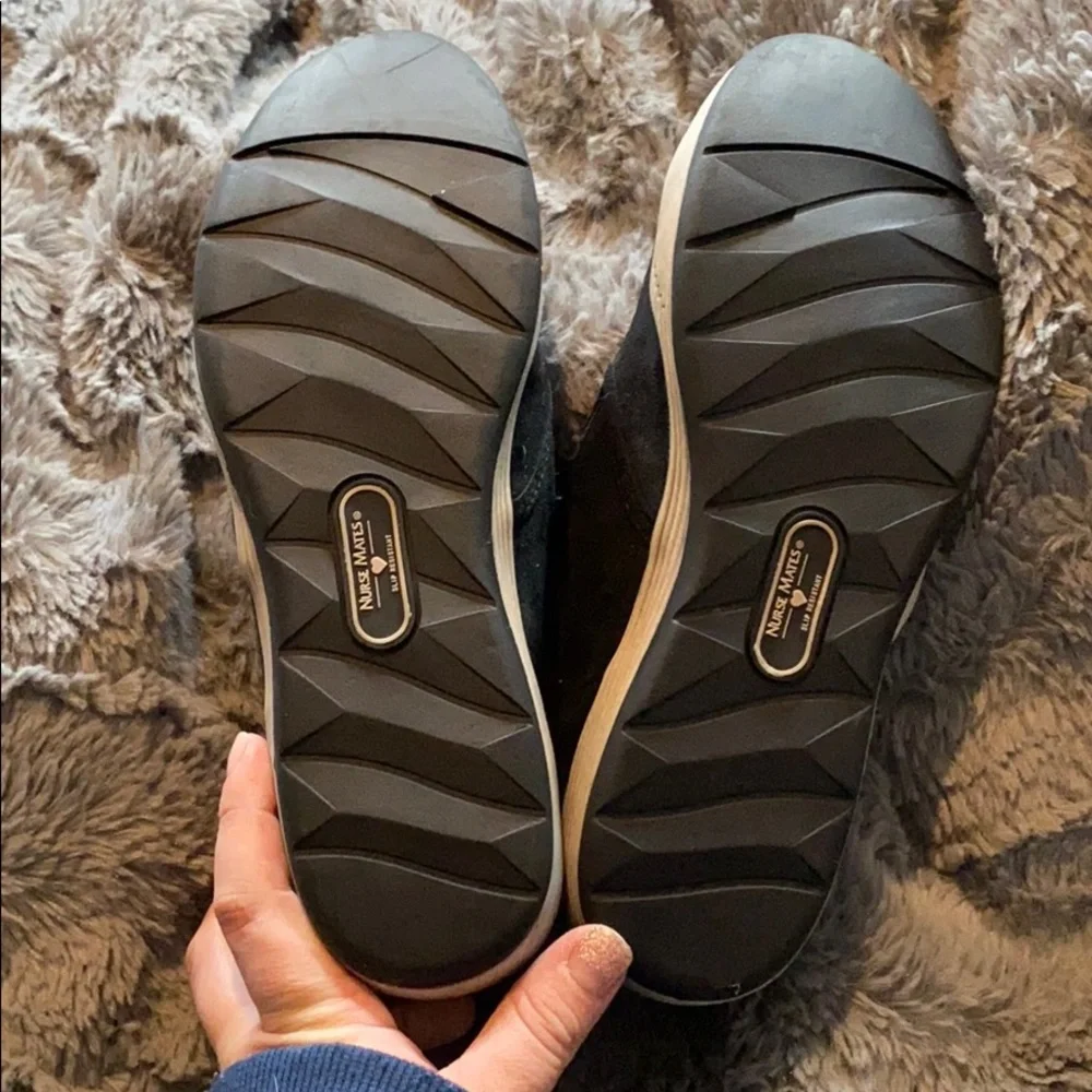 NWOT nurse mates Hollis pillow top sole shoes